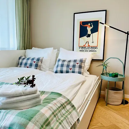 Modern With Air Condition & Balcony *