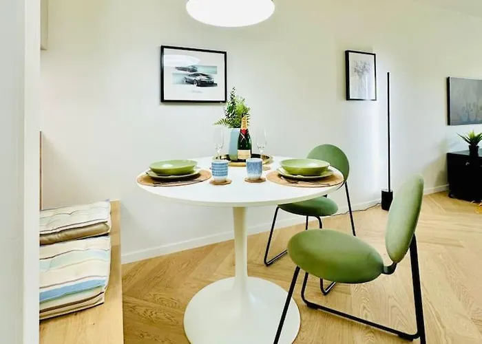 Modern With Air Condition & Balcony *