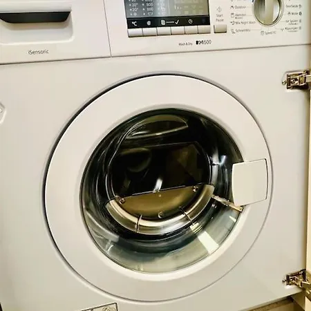 Modern With Air Condition & Balcony