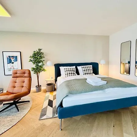 Modern With Air Condition & Balcony * Zürih