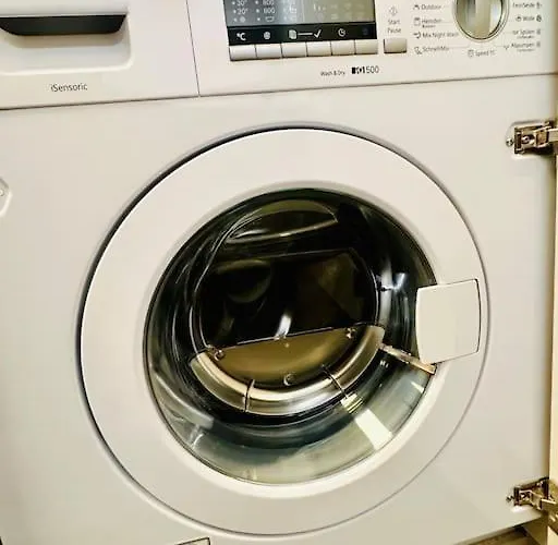 Modern With Air Condition & Balcony