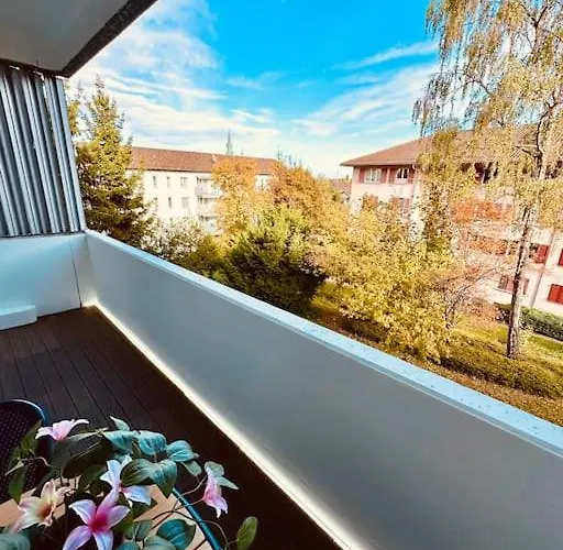 شقة Modern With Air Condition & Balcony