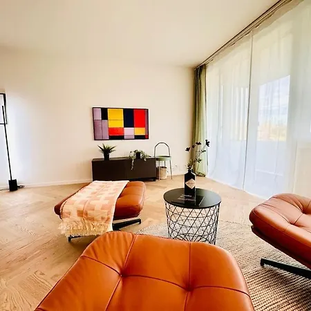 Modern With Air Condition & Balcony