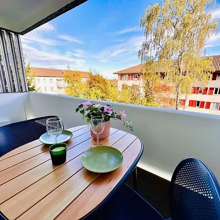 Modern With Air Condition & Balcony *