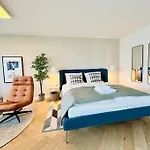 Modern With Air Condition & Balcony * Zürich