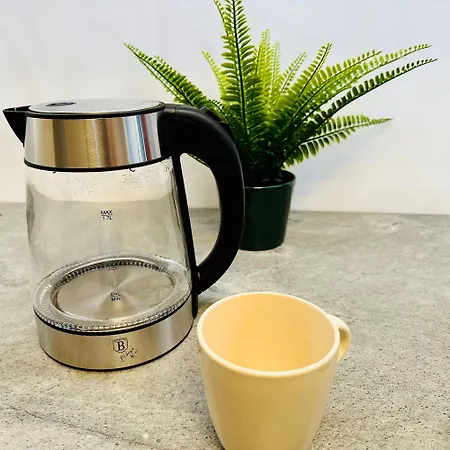 公寓 Modern With Air Condition & Balcony *